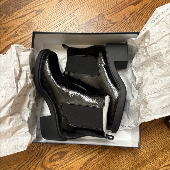 Andre Assous Gemma New in box
Patent leather Gemma size 8.5
New in box
Unworn - Picture 7 of 8